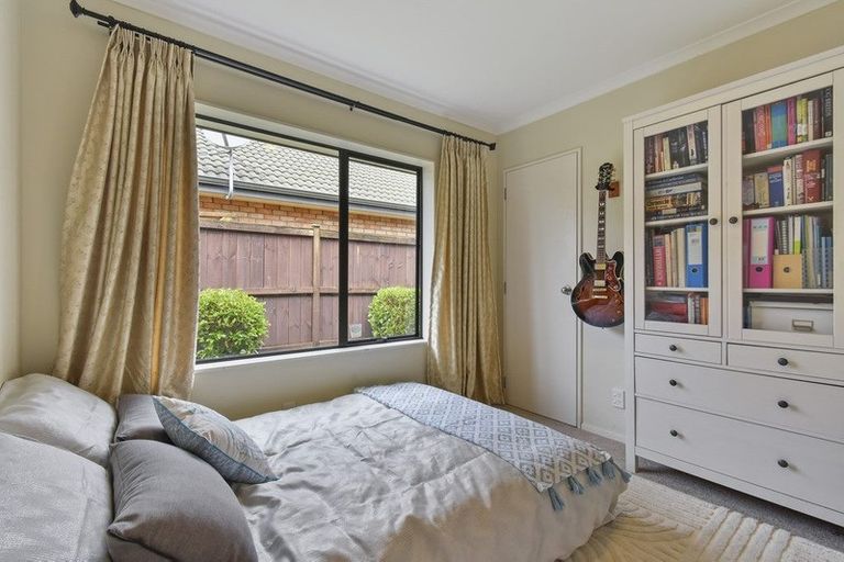 Photo of property in 4 Croftview Road, Wattle Downs, Auckland, 2103