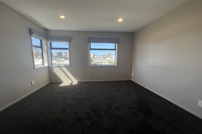 Photo of property in 155 Grant Road, Thorndon, Wellington, 6011