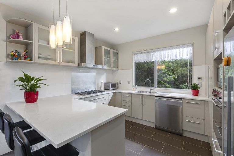 Photo of property in 5 Northbrook Close, Greenhithe, Auckland, 0632