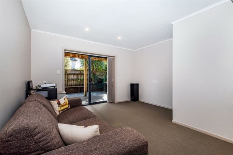 Photo of property in 621 Beach Road, Rothesay Bay, Auckland, 0630