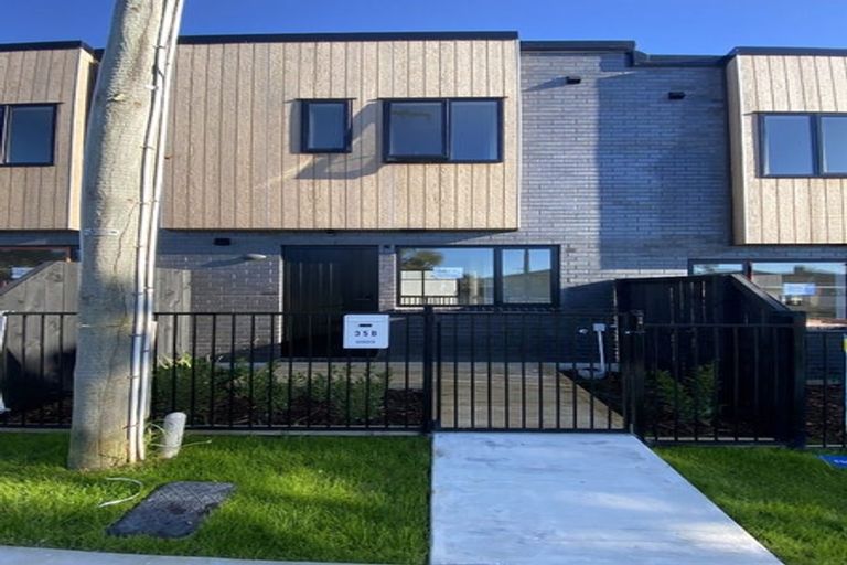 Photo of property in 35b Matipo Road, Te Atatu Peninsula, Auckland, 0610