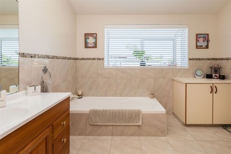 Photo of property in 13 Oldham Place, Darfield, 7510