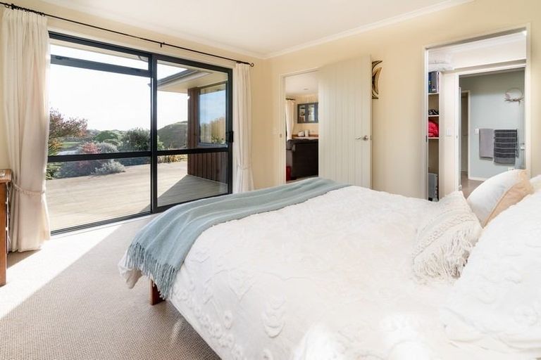 Photo of property in 97 Raukawa Road, Peka Peka, Waikanae, 5391