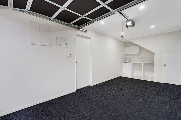 Photo of property in 527d Pakuranga Road, Howick, Auckland, 2010