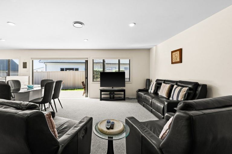 Photo of property in 8 Hanna Place, Havelock North, 4130