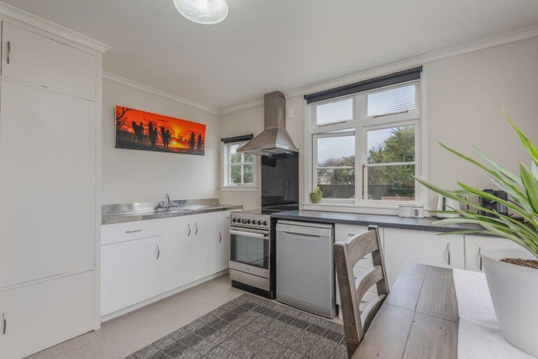 Photo of property in 26 Ross Street, Woodville, 4920