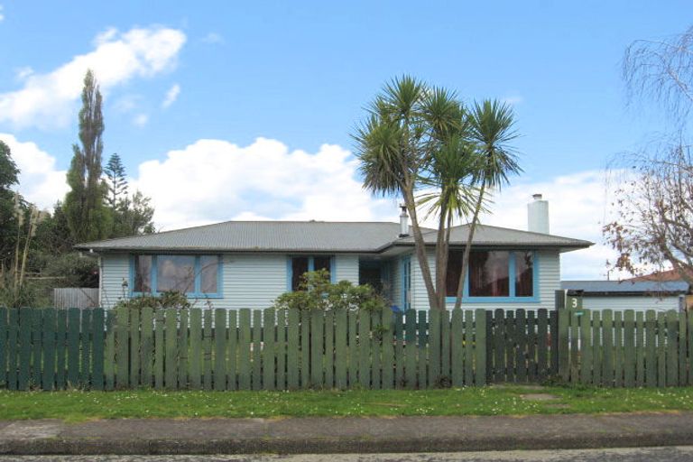 Photo of property in 3 Kohe Street, Parahaki, Whangarei, 0112