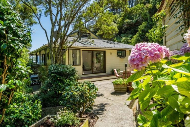 Photo of property in 16 Marama Terrace, Eastbourne, Lower Hutt, 5013