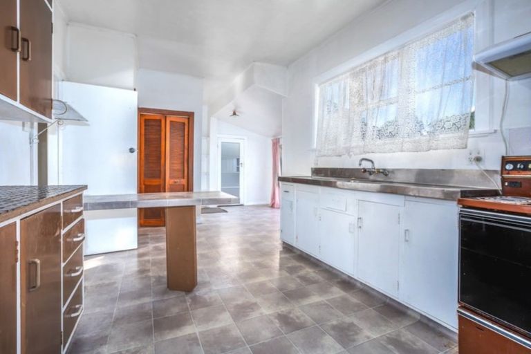 Photo of property in 48 Collins Avenue, Tawa, Wellington, 5028