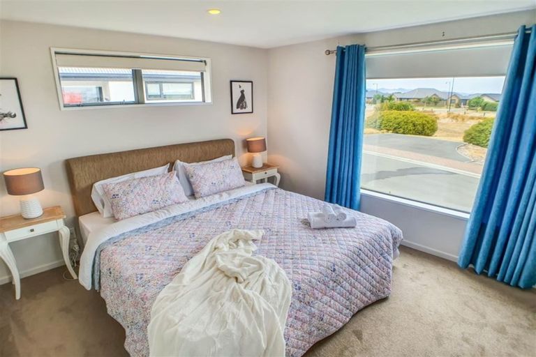 Photo of property in 9 Tangy Loch Lane, Broomfield, Christchurch, 8042