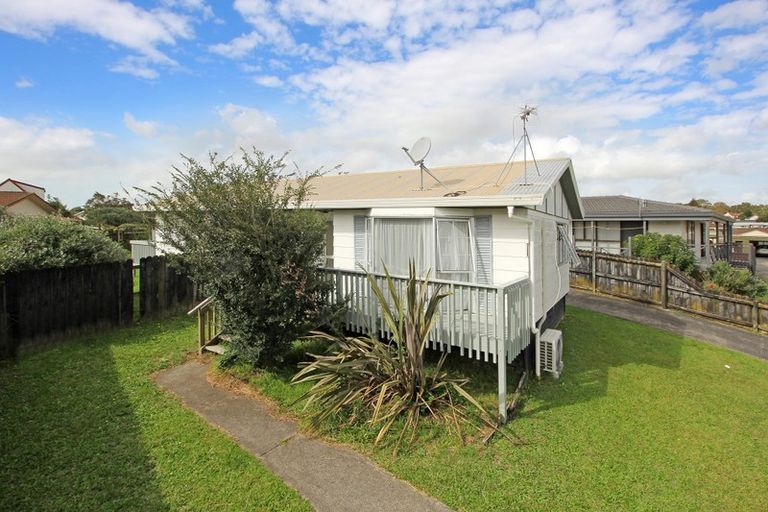 Photo of property in 22 Greenstone Place, Clover Park, Auckland, 2019