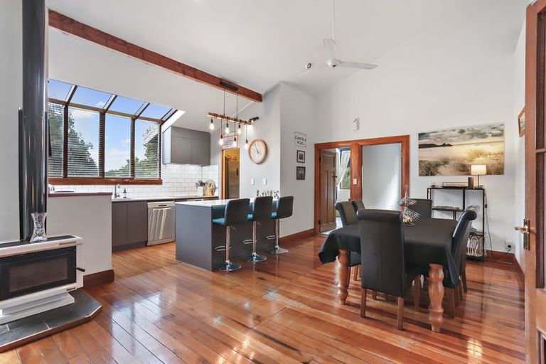 Photo of property in 47 Rimu Road, Oratia, Auckland, 0604