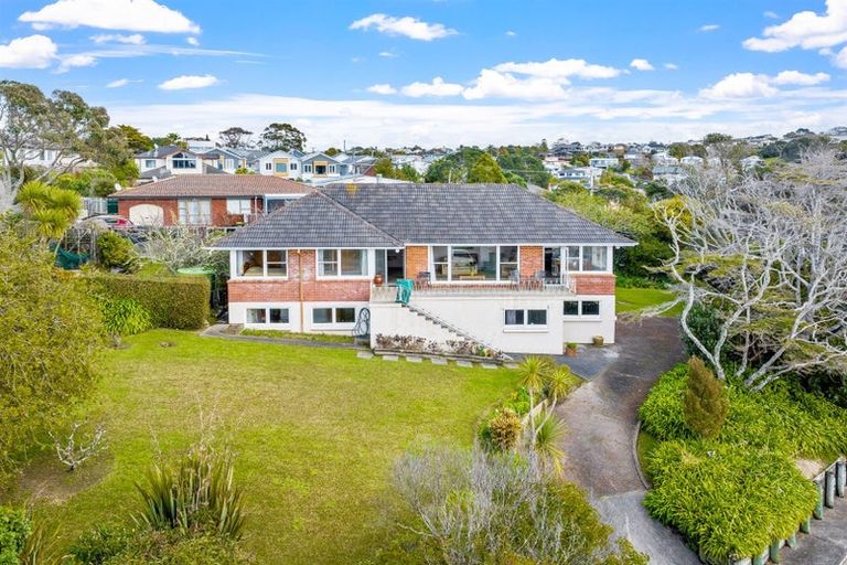 Photo of property in 491 Beach Road, Murrays Bay, Auckland, 0630