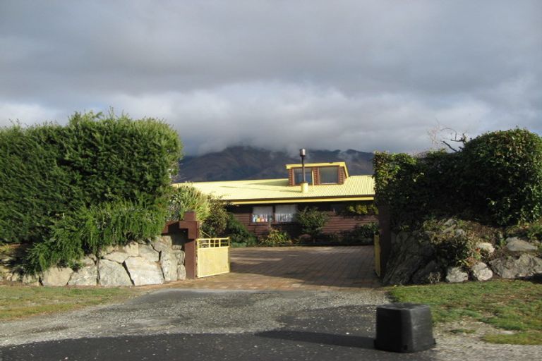 Photo of property in 38 Manuka Crescent, Wanaka, 9305