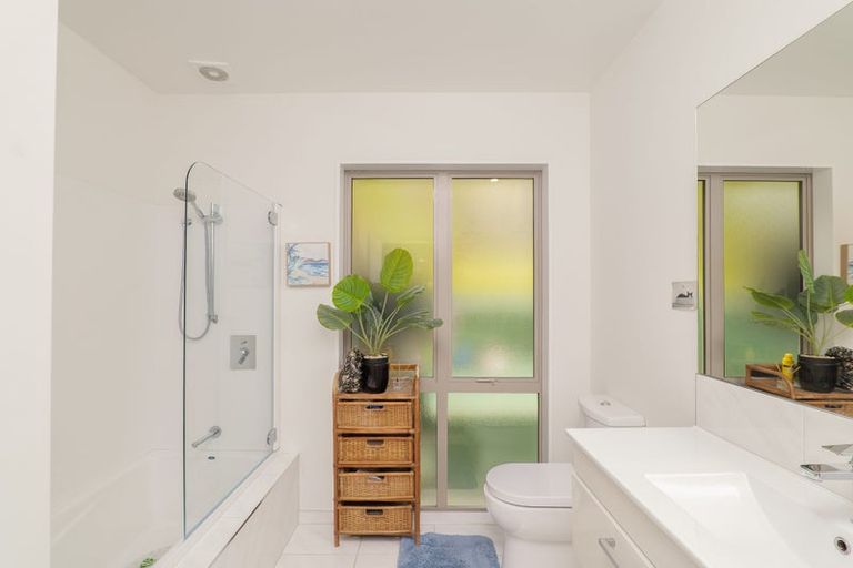 Photo of property in 29 Moncks Spur Road, Redcliffs, Christchurch, 8081