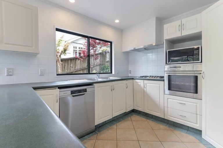 Photo of property in 2/134 Birkenhead Avenue, Birkenhead, Auckland, 0626