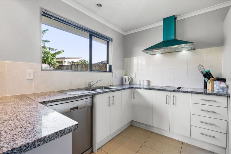 Photo of property in 13 Kokako Rise, Papakura, 2110