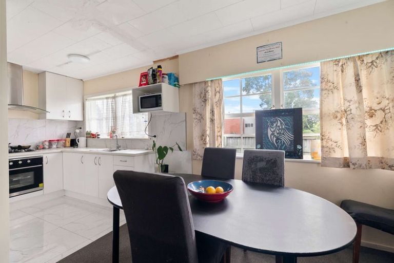 Photo of property in 1/28 Alfriston Road, Manurewa East, Auckland, 2102