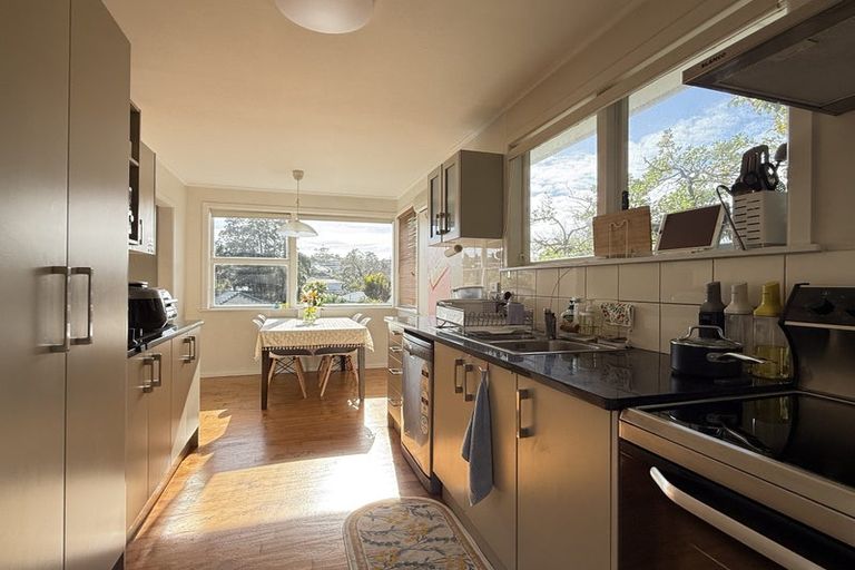 Photo of property in 9 Linwood Avenue, Forrest Hill, Auckland, 0620