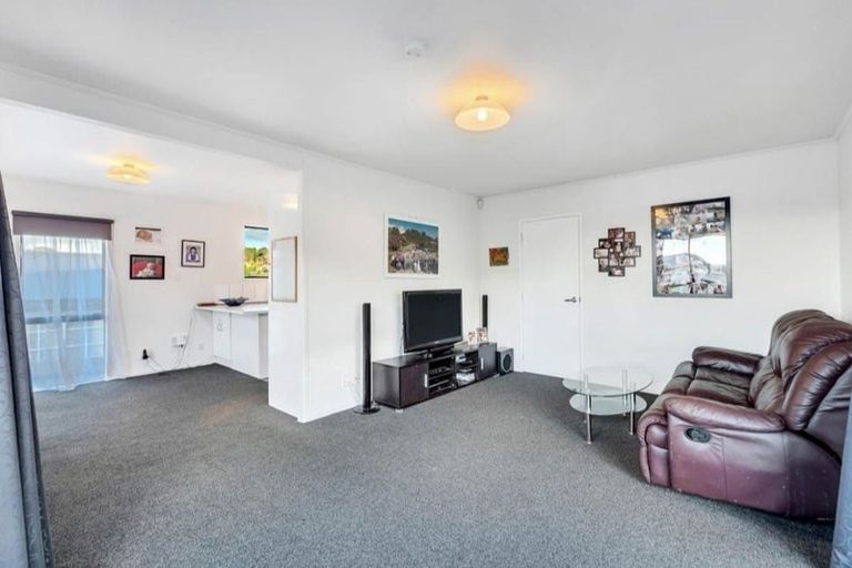 Photo of property in 206 Solar Road, Glen Eden, Auckland, 0602