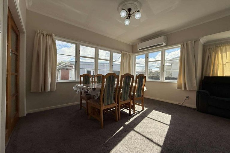 Photo of property in 353 Waiwhetu Road, Fairfield, Lower Hutt, 5011