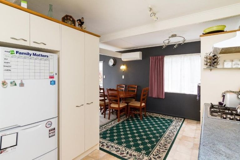 Photo of property in 32 Holborn Drive, Stokes Valley, Lower Hutt, 5019