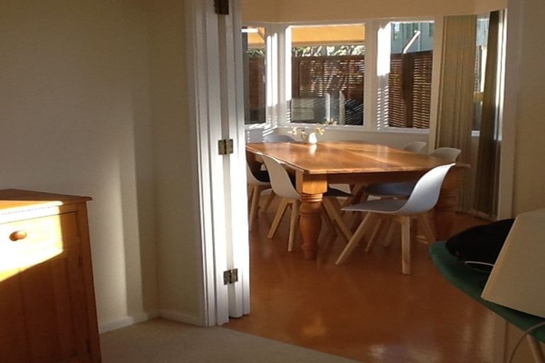 Photo of property in 95 Ocean View Road, Hillcrest, Auckland, 0627