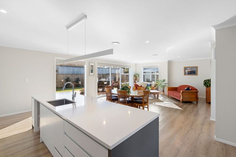 Photo of property in 10 Magnolia Place, Levin, 5510