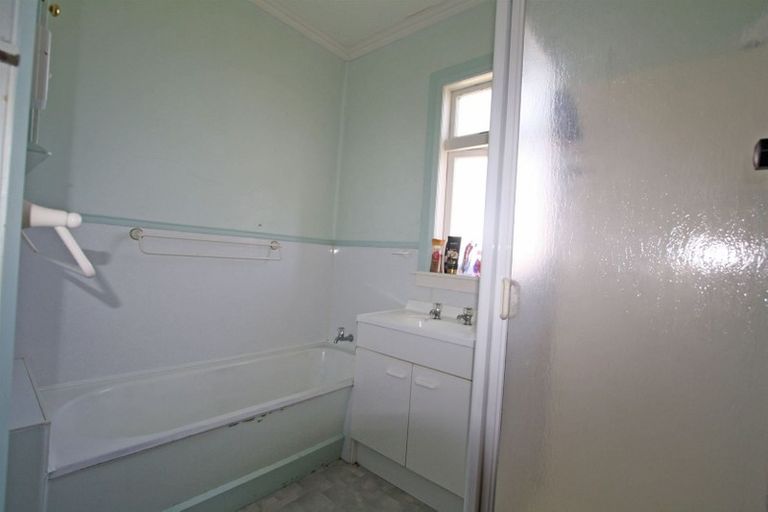 Photo of property in 28 Sanders Avenue, Westown, New Plymouth, 4310