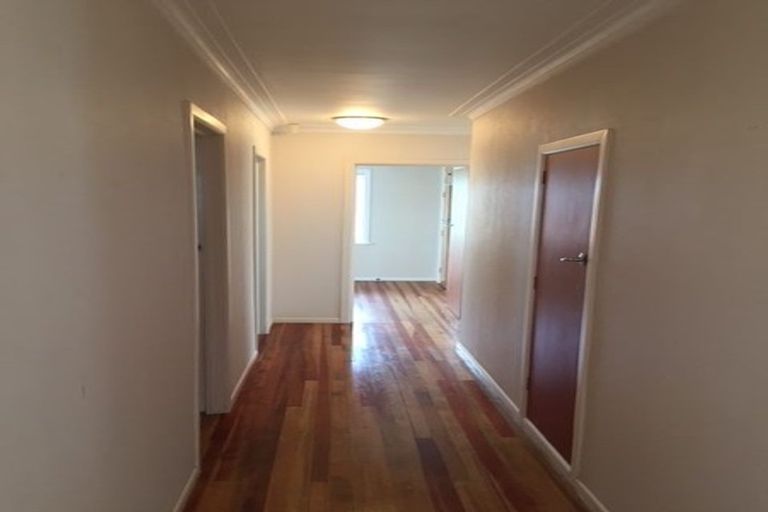 Photo of property in 17 School Road, Riverhead, 0820