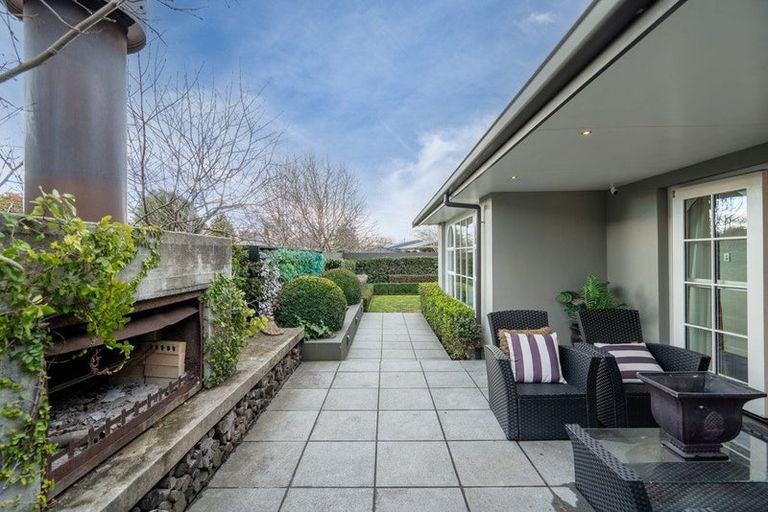 Photo of property in 26 Grahams Road, Ilam, Christchurch, 8041