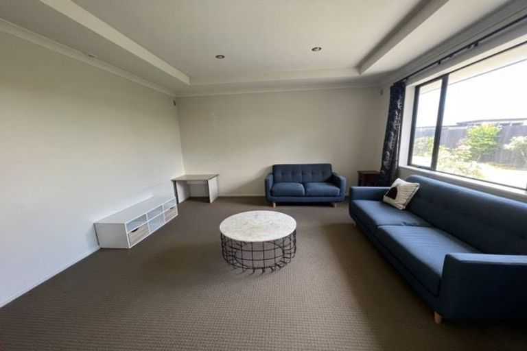 Photo of property in 8 Handley Crescent, Wigram, Christchurch, 8042