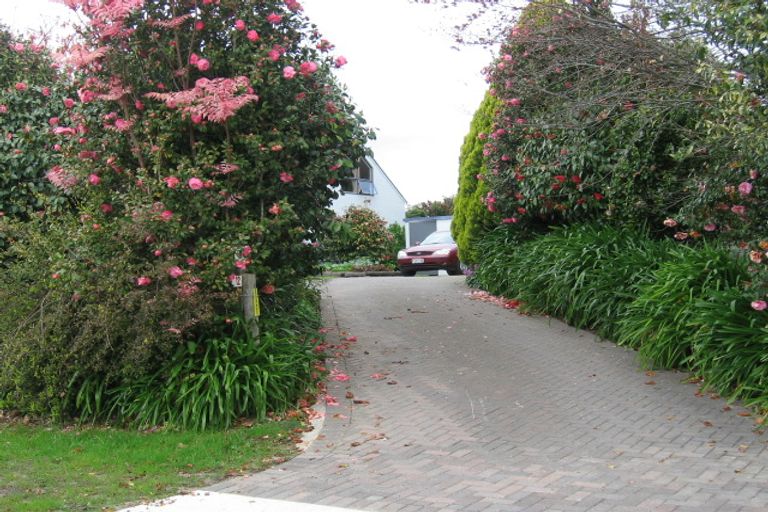 Photo of property in 12 Ngareta Road, Mourea, Rotorua, 3074