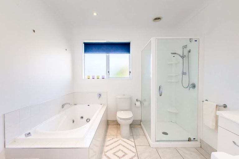 Photo of property in 22 Gray Avenue, Paraparaumu Beach, Paraparaumu, 5032