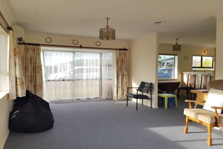 Photo of property in 28a Tukapa Street, Westown, New Plymouth, 4310