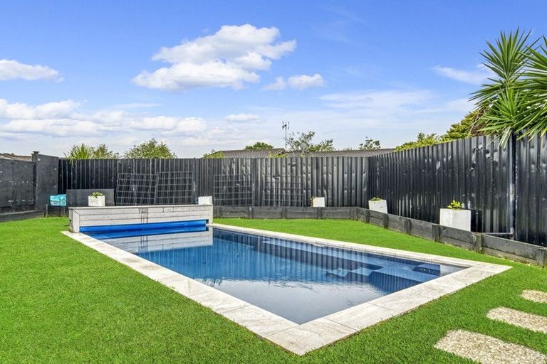 Photo of property in 20 Gairloch Place, Wattle Downs, Auckland, 2103