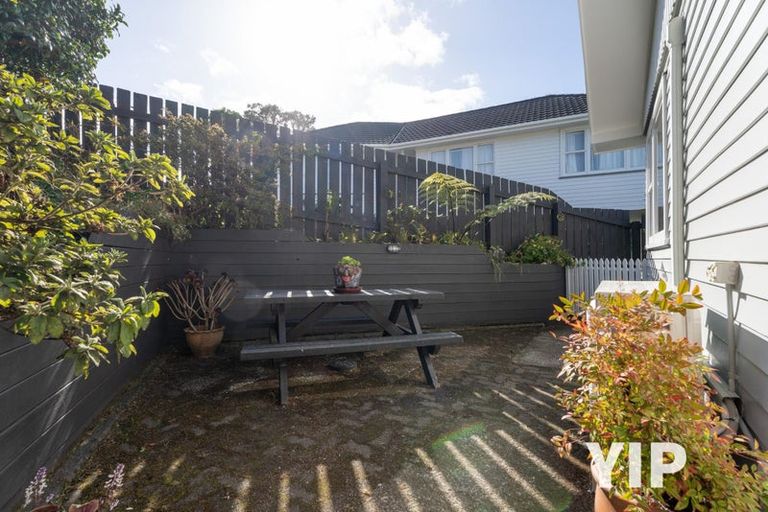 Photo of property in 36 Batchelor Street, Newlands, Wellington, 6037