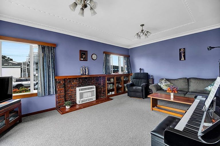 Photo of property in 69 Young Street, New Plymouth, 4310