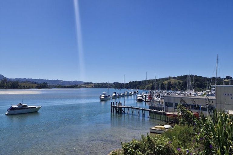 Photo of property in 84 Brick Bay Drive, Sandspit, Warkworth, 0982