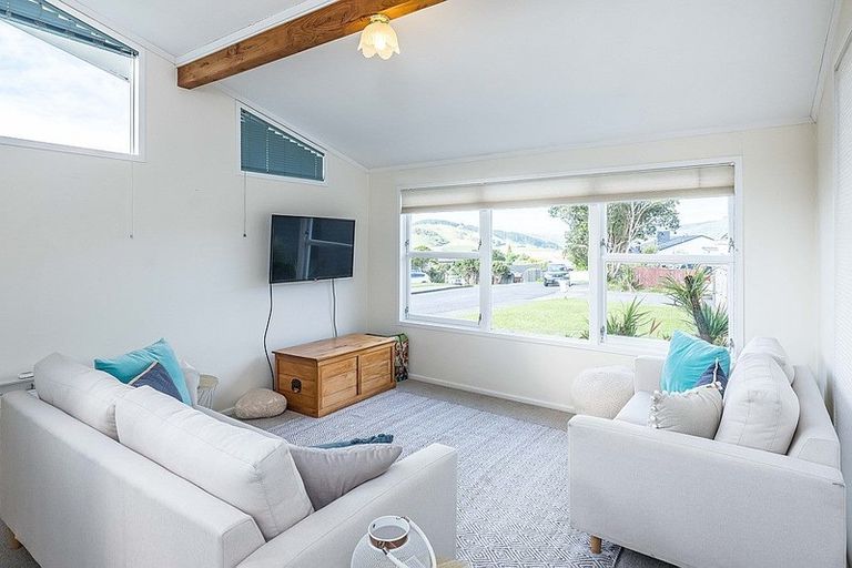 Photo of property in 2 Cranwell Street, Churton Park, Wellington, 6037