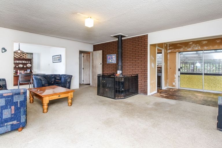 Photo of property in 347 Royal Road, Massey, Auckland, 0614