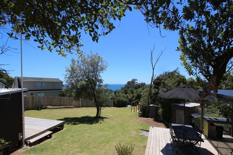 Photo of property in 15 Cuvier Crescent, Kuaotunu West, Whitianga, 3592