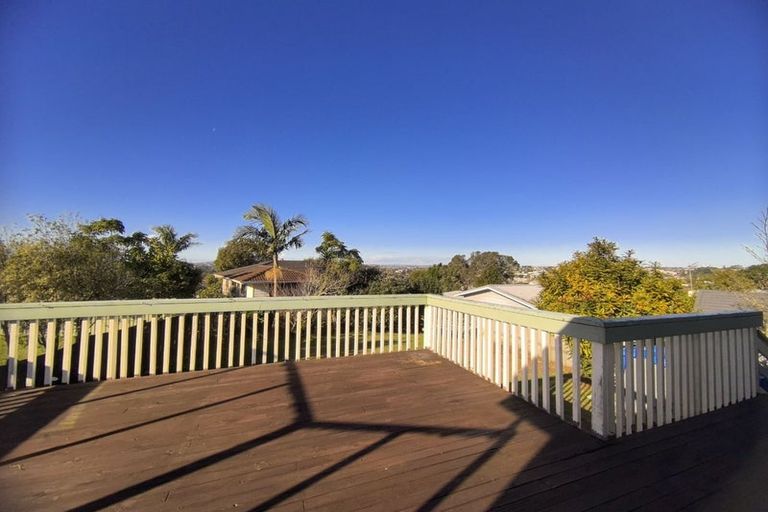 Photo of property in 21 Rosewarne Crescent, Glendene, Auckland, 0602