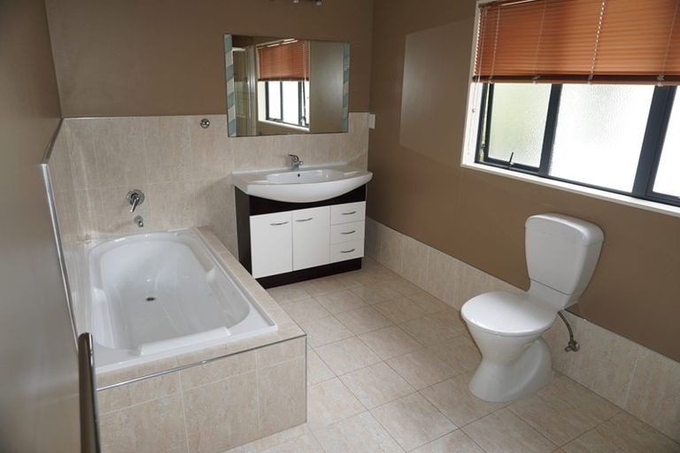 Photo of property in 404a East Tamaki Road, East Tamaki, Auckland, 2013