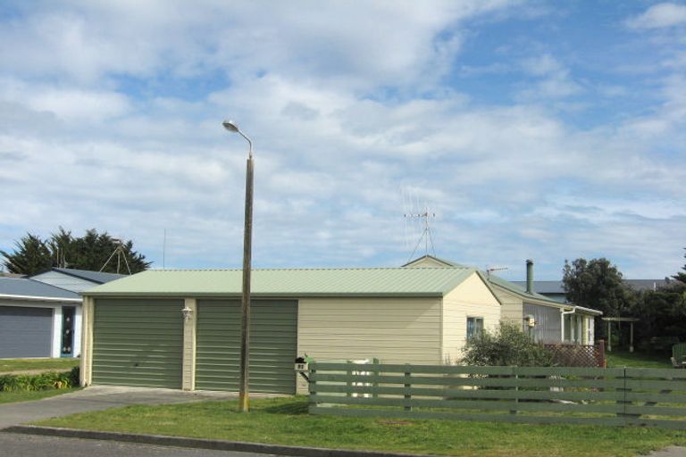 Photo of property in 43 Kahukura Avenue, Waitarere Beach, Levin, 5510