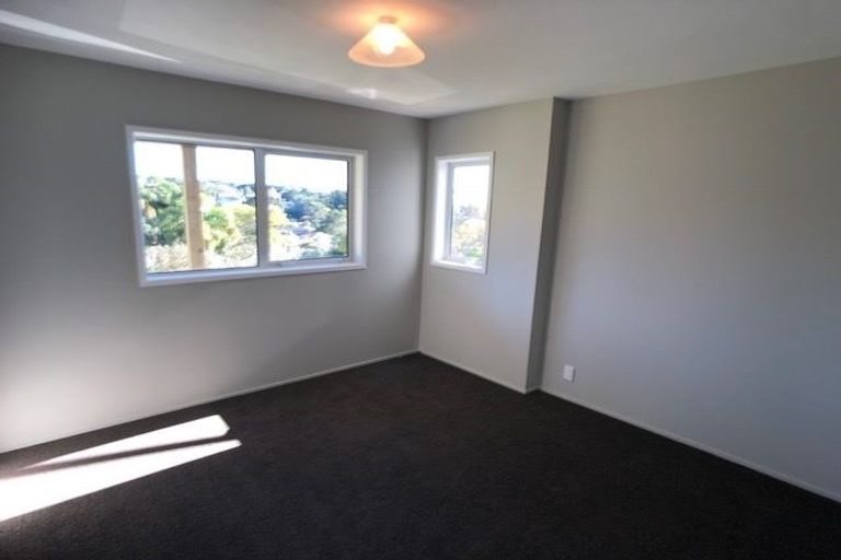 Photo of property in 213a Golf Road, Titirangi, Auckland, 0604