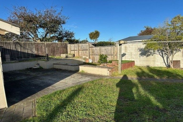 Photo of property in 102 Effingham Street, North New Brighton, Christchurch, 8083