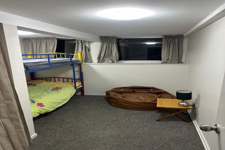 Photo of property in 121a Woodglen Road, Glen Eden, Auckland, 0602