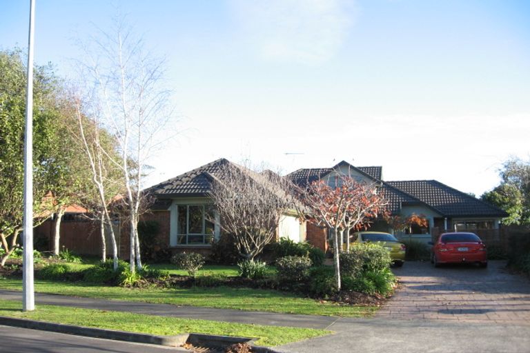 Photo of property in 8 Linicro Place, Wattle Downs, Auckland, 2103