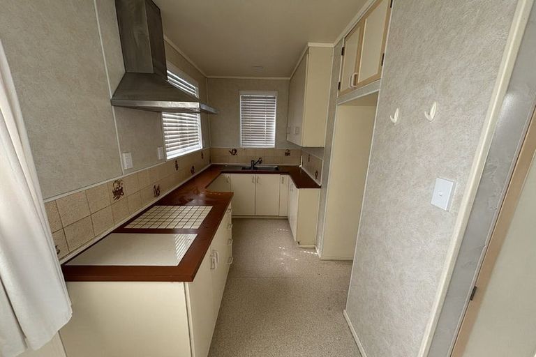 Photo of property in 3 Shepherds Road, Papakura, 2110